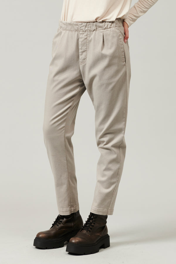 Stretch modal-tencel pants with a loose fit at the hip and a drier fit at the leg | 1013.CFDTDY-5801.935