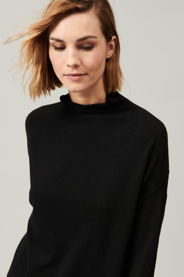 Oversized viscose and wool knit. boxed shaped, turtleneck | 1013.CFDTRY11463.10