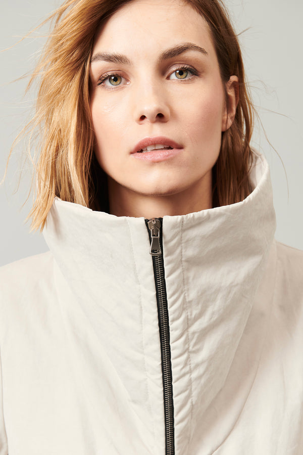 Water-repellent cotton and nylon zipped outwear jacket lined with light cloth | 1013.CFDTRY1361.21