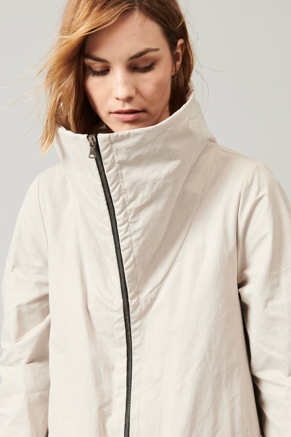 Water-repellent cotton and nylon zipped outwear jacket lined with light cloth | 1013.CFDTRY1361.21