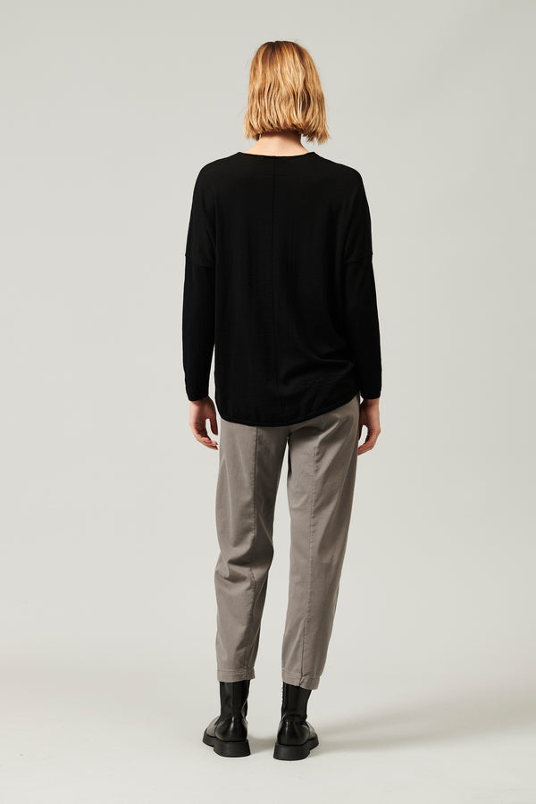 Oversize-pullover mit v-ausschnitt aus schurwolle, 16-gauge | 1013.CFDTRY18531.10