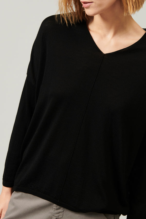 Oversize-pullover mit v-ausschnitt aus schurwolle, 16-gauge | 1013.CFDTRY18531.10