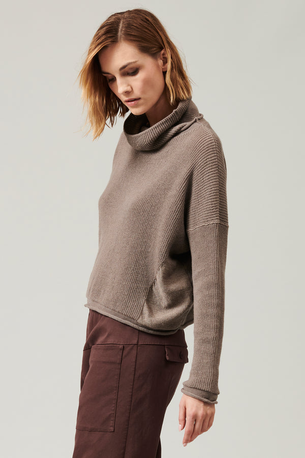 Turtleneck knit in two-tone ribbed wool and linen | 1013.CFDTRY8432.31