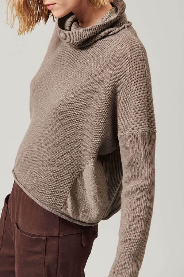 Turtleneck knit in two-tone ribbed wool and linen | 1013.CFDTRY8432.31