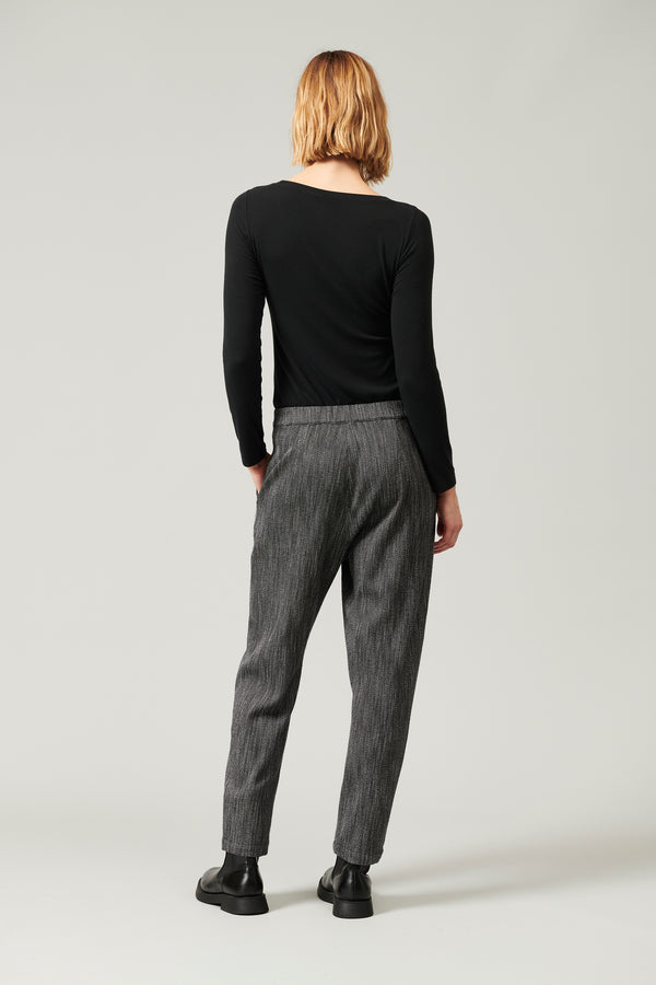 Comfort fit trousers with elastic on the back in stretch wool blend micro-patterned | 1013.CFDTRYF152.13