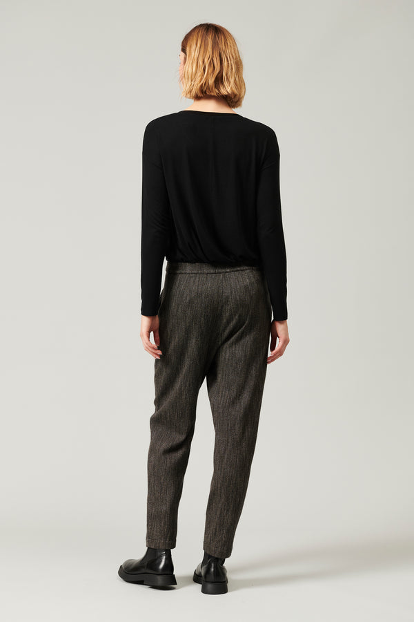 Comfort fit trousers with elastic on the back in stretch wool blend micro-patterned | 1013.CFDTRYF152.06