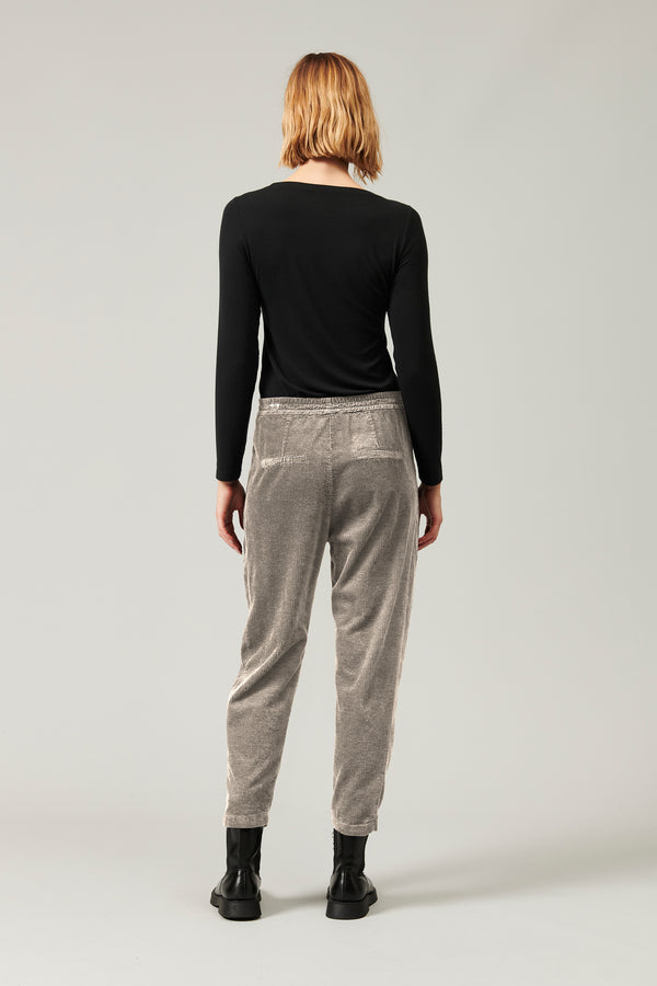 Comfort fit pant with elastic waist in viscose and stretch cotton corduroy | 1013.CFDTRYQ262.11