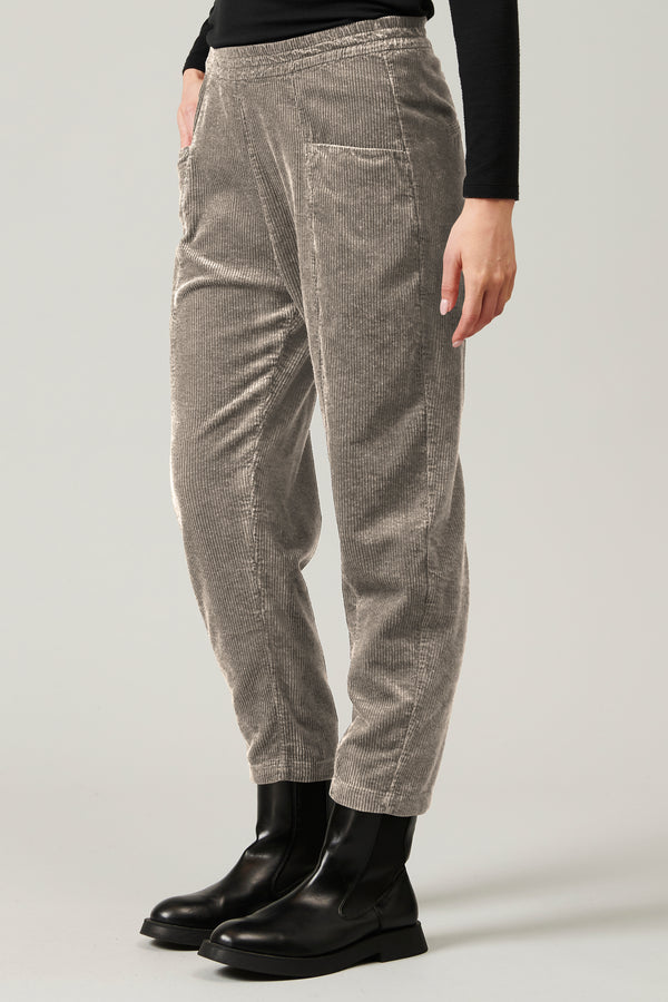 Comfort fit pant with elastic waist in viscose and stretch cotton corduroy | 1013.CFDTRYQ262.11