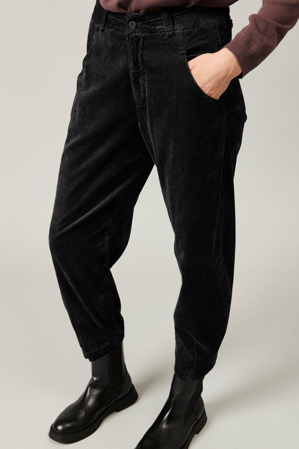 Pantalon coupe confort en velours côtelé de viscose et coton stretch | 1013.CFDTRYQ265.10