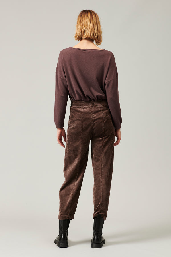 Pantalon coupe confort en velours côtelé de viscose et coton stretch | 1013.CFDTRYQ265.26