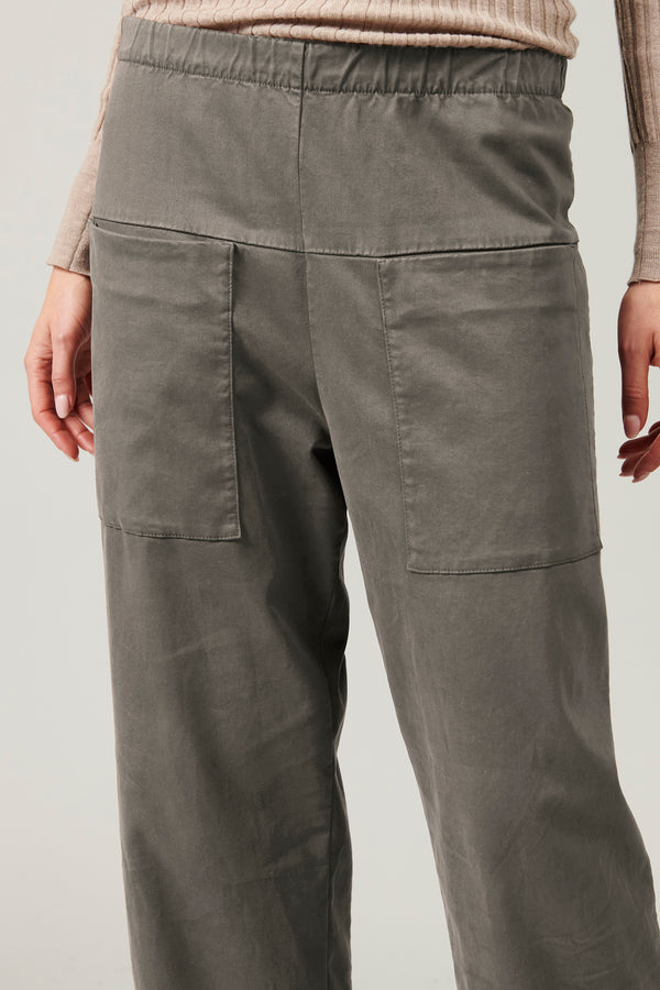 Comfort fit pant with front pockets in viscose and cotton stretch. elastic waist | 1013.CFDTRYR273.12