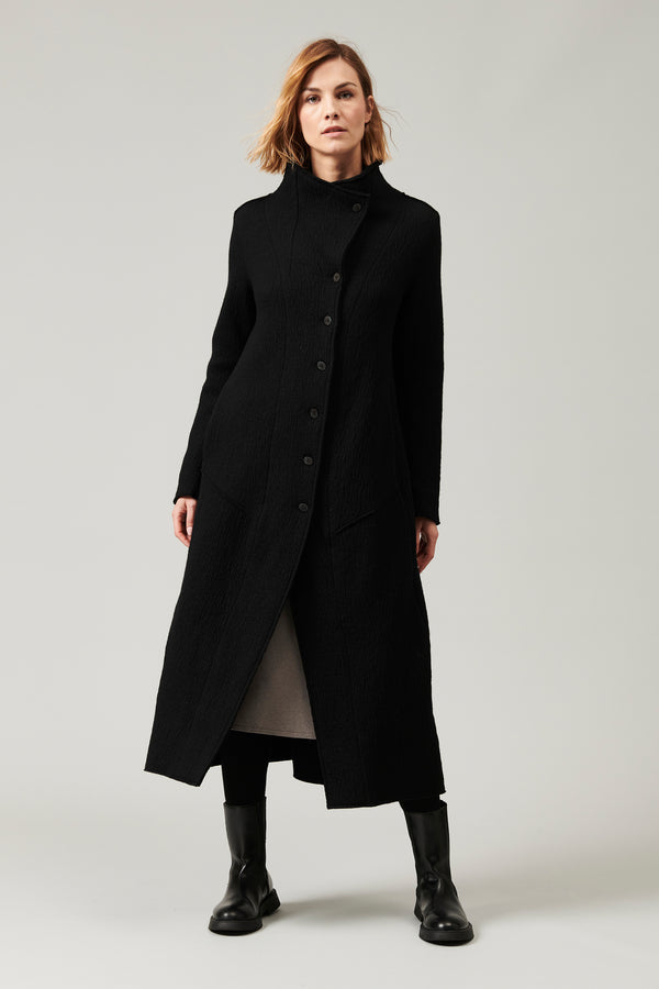 Long slim fit coat in boiled wool knit | 1013.CFDTRYX332.10