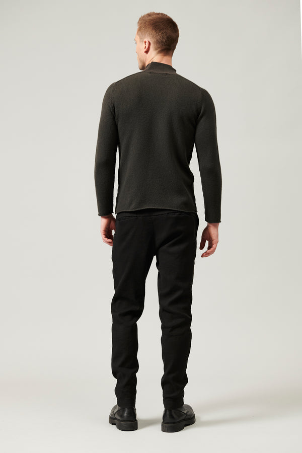 Virgin wool turtleneck knit with contrasting yarn detail | 1013.CFUTRY18531.U04