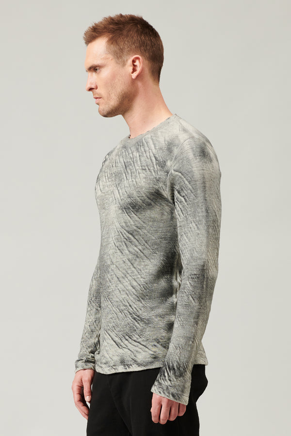 Sprayed embossed-effect virgin wool regular-fit knit with contrasting colour inside | 1013.CFUTRY19541H.U301