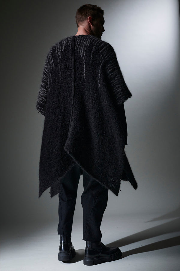 Poncho im loose fit aus grobstrick aus alpaka mit schrammigem element. riemen mit schnürung und knop | 1013.CFUTRY23582.U310