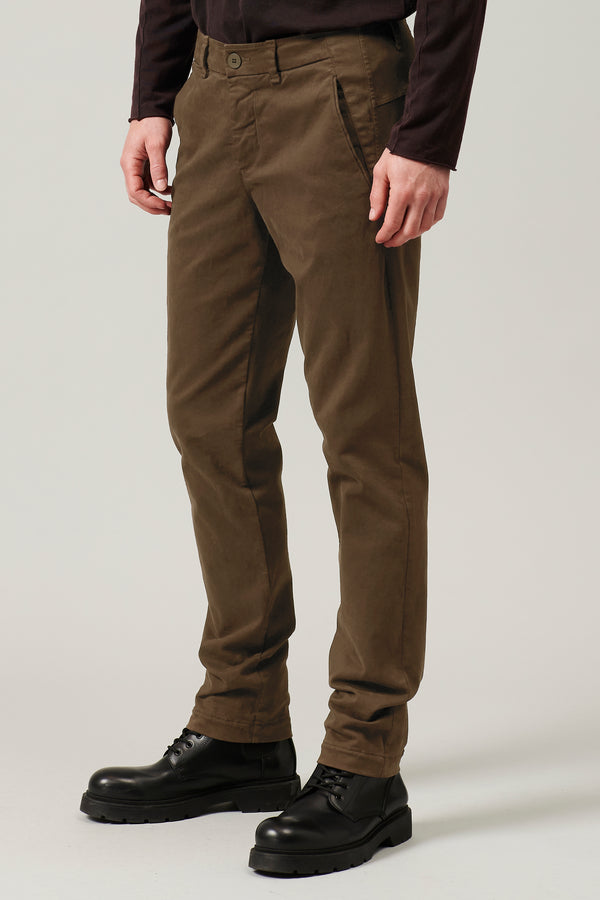 Pantalone chinos regular fit in cotone stretch | 1013.CFUTRYA100.U13