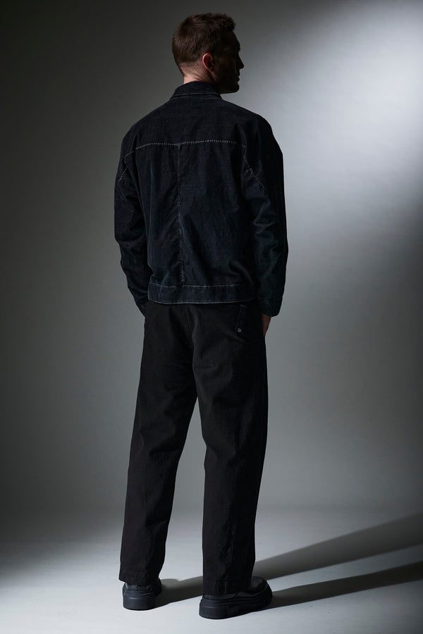 Oversize-truckerjacke mit fade-effekt aus feincord aus stretch-baumwollmischung mit ergonomisch gefo | 1013.CFUTRYC125O.U210