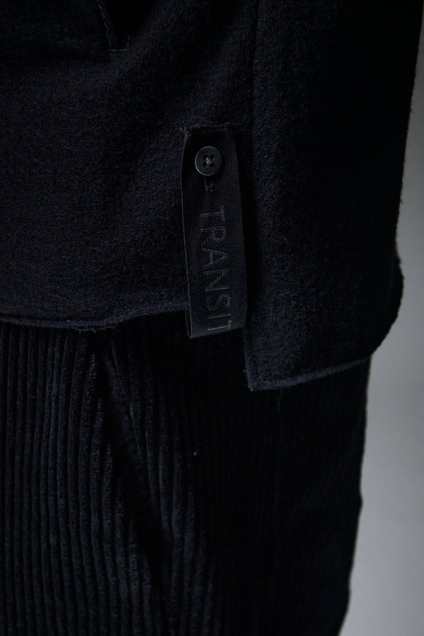 Oversize zipped jacket in boiled wool with raw cut profiles | 1013.CFUTRYK207.U10