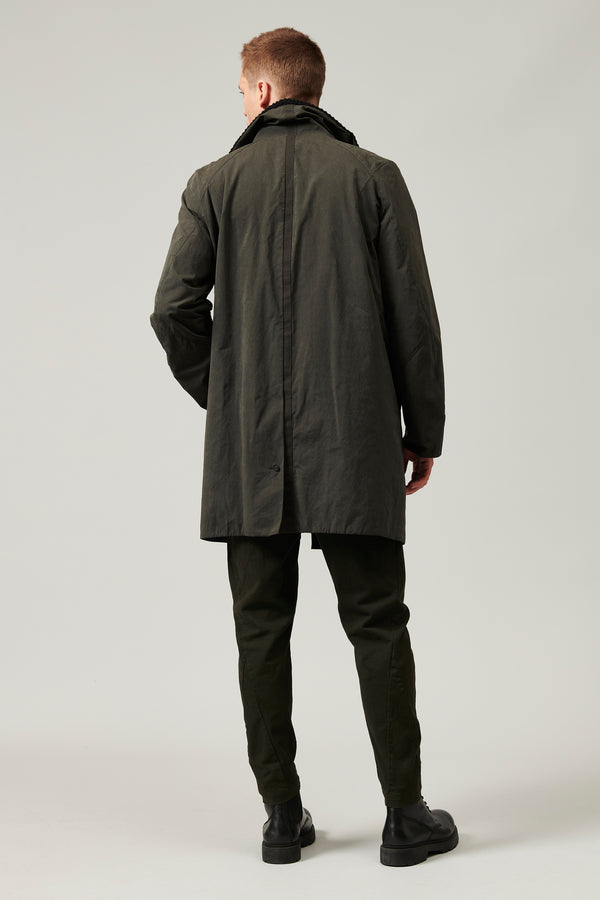 Trenchcoat aus baumwolle und nylon, wasserabweisend. strickkragen und einsätze aus baumwoll-canvas-b | 1013.CFUTRYO242.U04