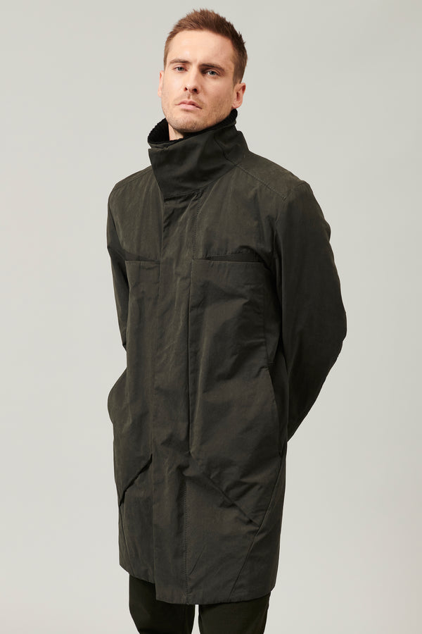 Trenchcoat aus baumwolle und nylon, wasserabweisend. strickkragen und einsätze aus baumwoll-canvas-b | 1013.CFUTRYO242.U04