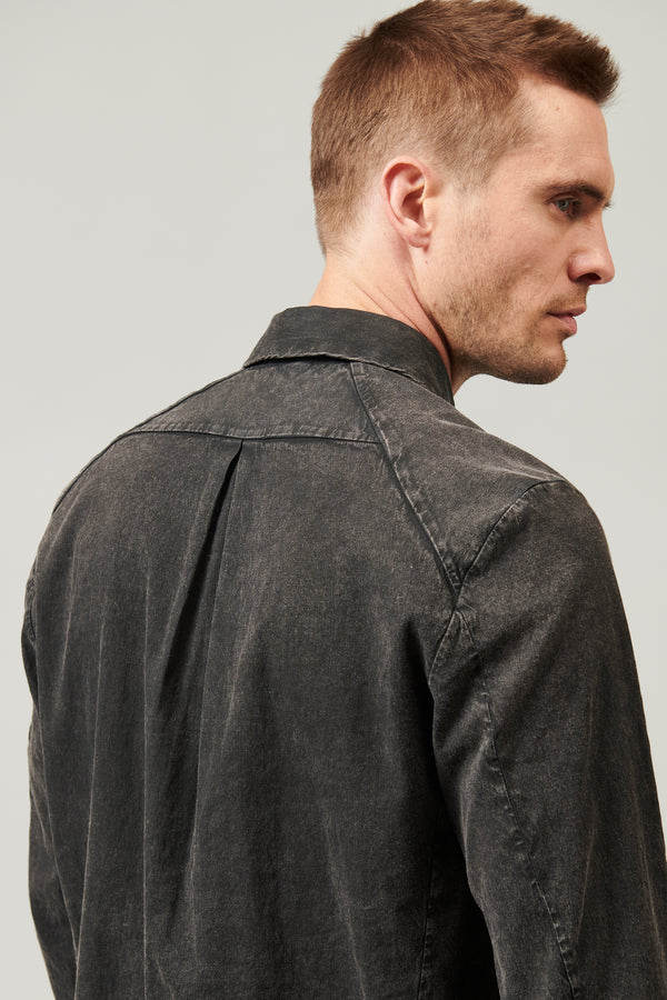 Fade denim look regular-fit shirt in micro-weave cotton and linen fabric with patch pocket | 1013.CFUTRYU300S.U201