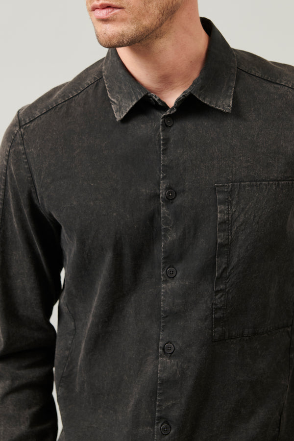 Fade denim look regular-fit shirt in micro-weave cotton and linen fabric with patch pocket | 1013.CFUTRYU300S.U201