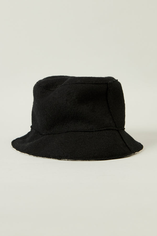 Two-tone reversible hat in virgin wool cloth | 1013.HATUTRY5005.U310